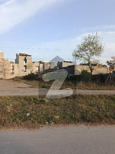 4 MARLA PLOT FOR SALE IN NASHEMAN IQBAL PHASE 2 BLOCK B3 COLLEGE ROAD LAHORE BIJLI PANI GASS AVAILABLE READY TO POSSESSION ALL FACILITY AVAILABLE