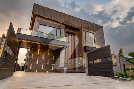 ڈی ایچ اے فیز 7 - بلاک ایکس فیز 7,ڈیفنس (ڈی ایچ اے),لاہور میں 5 کمروں کا 1 کنال مکان 6.72 کروڑ میں برائے فروخت۔