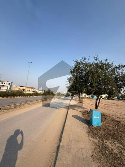 ڈی ایچ اے ڈیفینس فیز 2 ڈی ایچ اے ڈیفینس,اسلام آباد میں 1 کنال رہائشی پلاٹ 6.15 کروڑ میں برائے فروخت۔