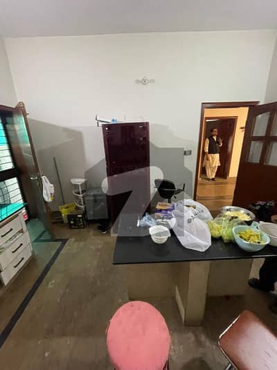 1 Kanal Upper Portion For Rent