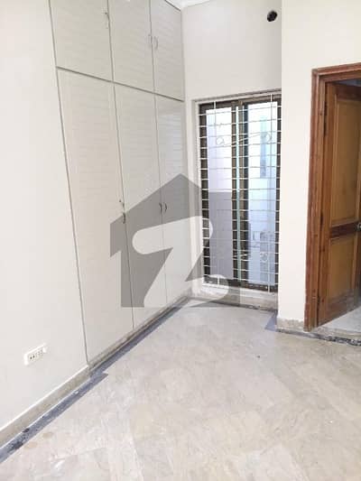 1 Kanal Beautiful House Available For Rent In A Very Attractive Location Of DHA Phase 3