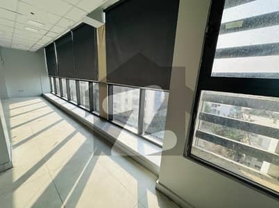 OFFICE AVAILABLE FOR RENT IN HIGH-RISE