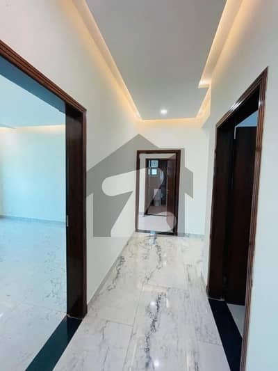 12 MARLA 4 BED BRAND NEW FLAT AVAILABLE FOR RENT IN ASKARI 10 SEC S