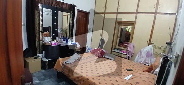 سلامت پورہ لاہور میں 4 کمروں کا 6 مرلہ مکان 2.3 کروڑ میں برائے فروخت۔