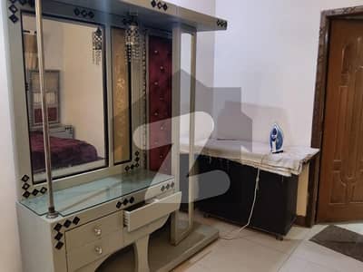 کیولری گراؤنڈ لاہور میں 2 کمروں کا 6 مرلہ بالائی پورشن 50.0 ہزار میں کرایہ پر دستیاب ہے۔