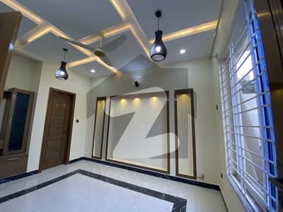 جی ۔ 13 اسلام آباد میں 3 کمروں کا 4 مرلہ مکان 3.35 کروڑ میں برائے فروخت۔