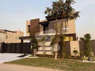 ڈی ایچ اے فیز 7 ڈیفنس (ڈی ایچ اے),لاہور میں 5 کمروں کا 1 کنال مکان 10.5 کروڑ میں برائے فروخت۔