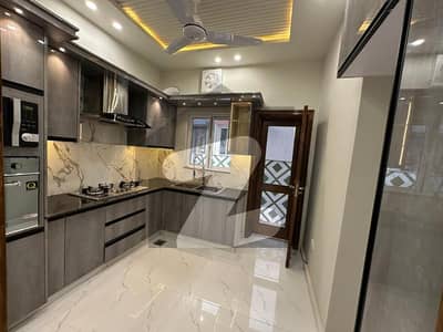 واپڈا سٹی ۔ بلاک ایل واپڈا سٹی,فیصل آباد میں 3 کمروں کا 5 مرلہ مکان 2.38 کروڑ میں برائے فروخت۔