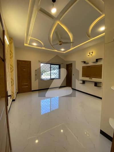 BEAUTIFUL TRIPLE STOREY HOUSE ON PRIME LOCATION Near Mosque, Family Park,Filter Plant ( 1 Gas meter ,2 Electricity Meter) INVESTER RATE HOUSE