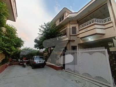 لالہ زار راولپنڈی میں 5 کمروں کا 6 مرلہ مکان 2.6 کروڑ میں برائے فروخت۔