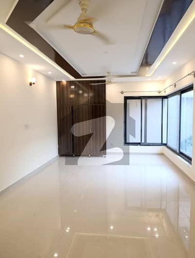 ڈی ۔ 12/2 ڈی ۔ 12,اسلام آباد میں 3 کمروں کا 1 کنال زیریں پورشن 1.9 لاکھ میں کرایہ پر دستیاب ہے۔