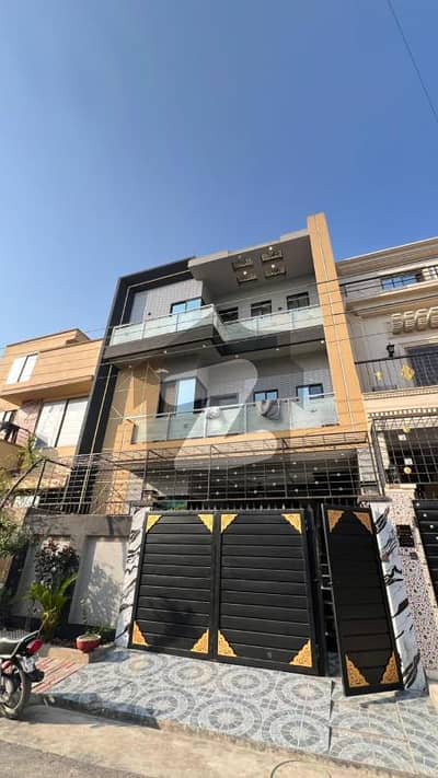 الرحمان گارڈن فیز 2 الرحمان گارڈن,لاہور میں 6 کمروں کا 5 مرلہ مکان 2.1 کروڑ میں برائے فروخت۔