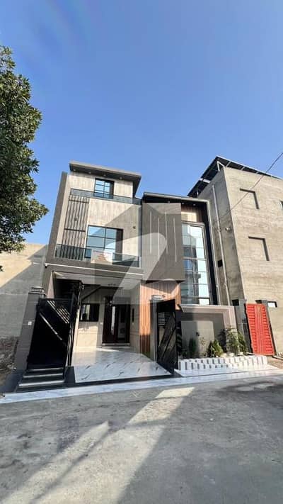 الرحمان گارڈن فیز 2 الرحمان گارڈن,لاہور میں 4 کمروں کا 5 مرلہ مکان 2.57 کروڑ میں برائے فروخت۔