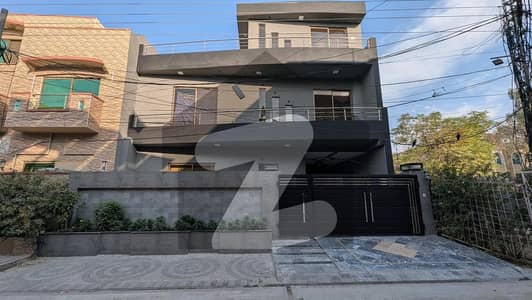 Stunning 5-Bedroom Luxury Home with Servant Quarters in Prime AIT, Lahore