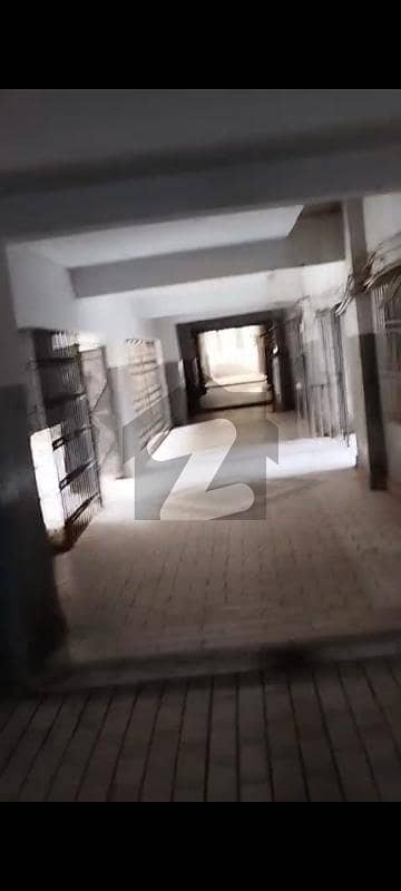 ڈی ایچ اے فیز 2 ایکسٹینشن ڈی ایچ اے ڈیفینس,کراچی میں 3 کمروں کا 9 مرلہ فلیٹ 2.75 کروڑ میں برائے فروخت۔