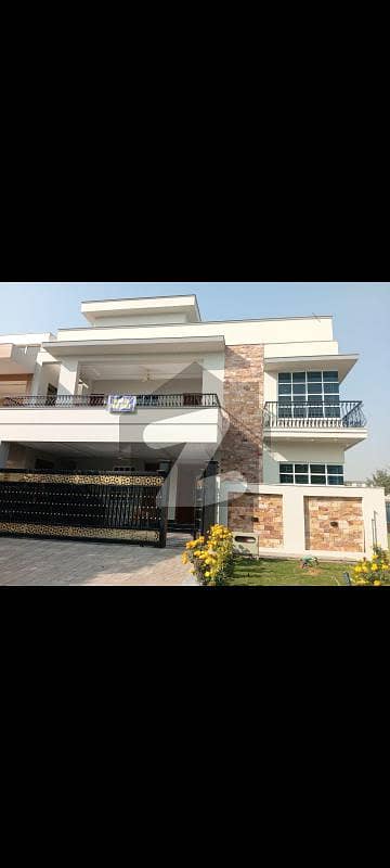 Luxury 40*80 Corner & Park-Facing House For Sale G-13/4 (Prime Location, 70-Ft Road, Sun-Facing)