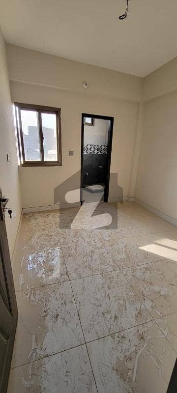 اَپر غزری غِزری,کراچی میں 3 کمروں کا 5 مرلہ فلیٹ 1.3 کروڑ میں برائے فروخت۔