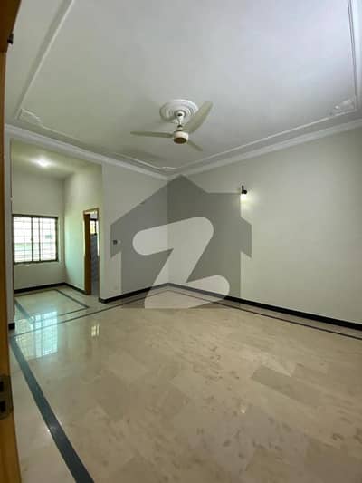 ڈی ۔ 12/1 ڈی ۔ 12,اسلام آباد میں 3 کمروں کا 14 مرلہ زیریں پورشن 1.35 لاکھ میں کرایہ پر دستیاب ہے۔