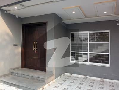 15 MARLA HOUSE AVAIABLE FOR SALE