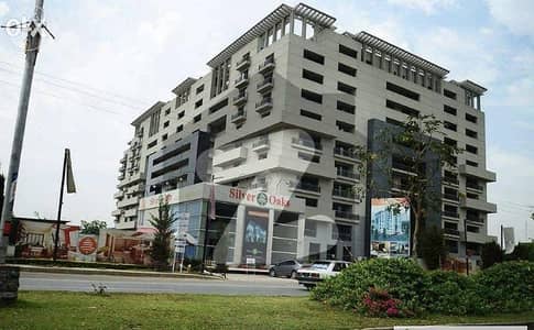 F-10 Silver Oaks 3 Bed Room 1750 Sqft Apartment Available