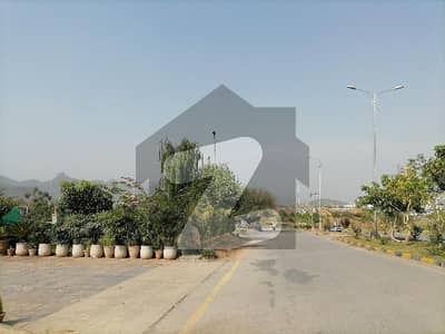 ڈی ۔ 12/2 ڈی ۔ 12,اسلام آباد میں 14 مرلہ رہائشی پلاٹ 6.8 کروڑ میں برائے فروخت۔