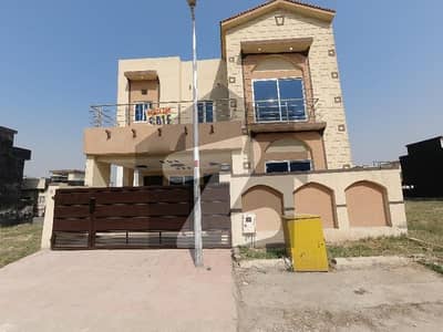 بحریہ ٹاؤن فیز 8 ۔ ابو بکر بلاک بحریہ ٹاؤن فیز 8 ۔ سفاری ویلی,بحریہ ٹاؤن فیز 8,بحریہ ٹاؤن راولپنڈی,راولپنڈی میں 5 کمروں کا 7 مرلہ مکان 2.75 کروڑ میں برائے فروخت۔