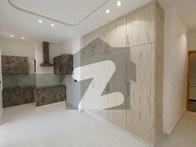 Midway Commercial Flat Sized 525 Square Feet Is Available