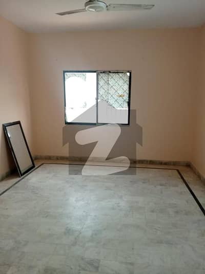 In Gulshan-e-Iqbal - Block 10-A Flat Sized 2400 Square Feet For sale