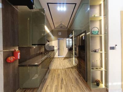 بحریہ ٹاؤن فیز 8 ۔ عثمان بلاک بحریہ ٹاؤن فیز 8 ۔ سفاری ویلی,بحریہ ٹاؤن فیز 8,بحریہ ٹاؤن راولپنڈی,راولپنڈی میں 5 کمروں کا 7 مرلہ مکان 3.5 کروڑ میں برائے فروخت۔