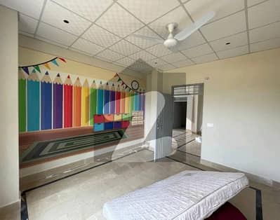 ایل ڈی اے ایوینیو لاہور میں 10 کمروں کا 1 کنال مکان 8.0 کروڑ میں برائے فروخت۔