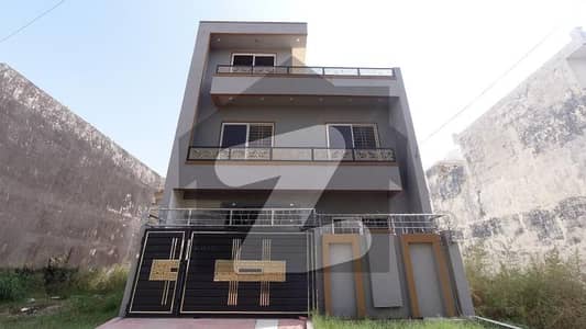 آئی ۔ 14 اسلام آباد میں 5 کمروں کا 5 مرلہ مکان 2.48 کروڑ میں برائے فروخت۔