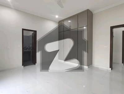 بحریہ ٹاؤن سیکٹر ای بحریہ ٹاؤن,لاہور میں 3 کمروں کا 5 مرلہ مکان 2.1 کروڑ میں برائے فروخت۔