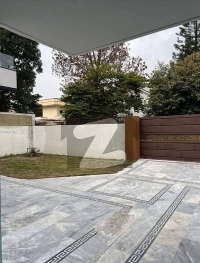 ایف ۔ 6/1 ایف ۔ 6,اسلام آباد میں 4 کمروں کا 18 مرلہ مکان 5.0 لاکھ میں کرایہ پر دستیاب ہے۔