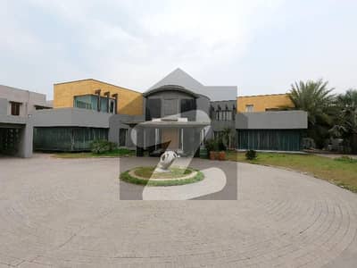 Building In Bahria Town - Executive Lodges Sized 7 Kanal Is Available 2 side open corner