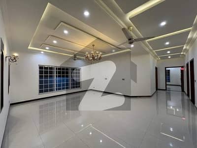 ڈی ایچ اے ڈیفینس فیز 2 ڈی ایچ اے ڈیفینس,اسلام آباد میں 3 کمروں کا 1 کنال زیریں پورشن 90.0 ہزار میں کرایہ پر دستیاب ہے۔