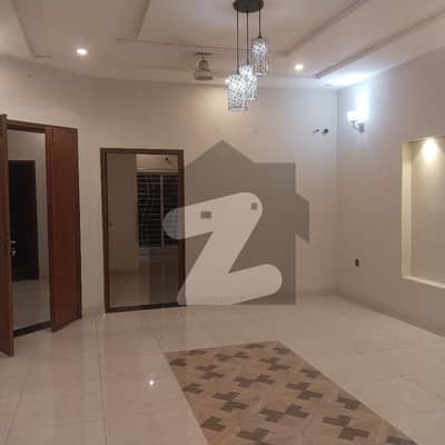 پارک ویو سٹی لاہور میں 3 کمروں کا 5 مرلہ بالائی پورشن 45.0 ہزار میں کرایہ پر دستیاب ہے۔