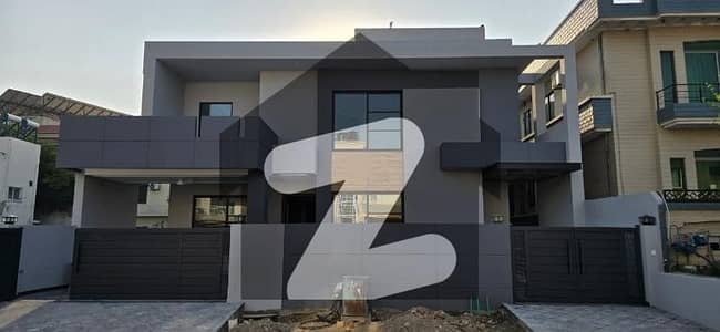 House Sized 1 Kanal Available In E-11