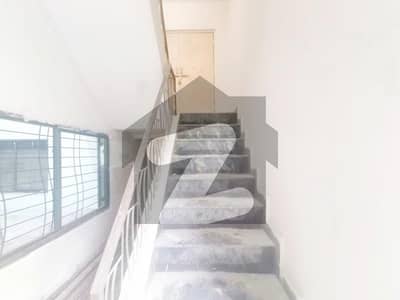 ماڈل ٹاؤن لاہور میں 17 مرلہ عمارت 10.5 کروڑ میں برائے فروخت۔