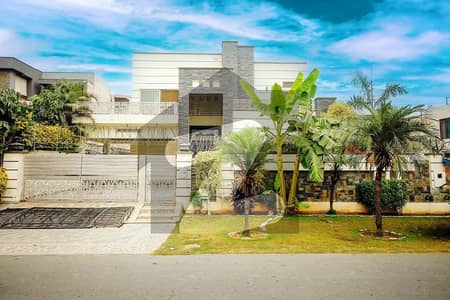 ڈی ایچ اے فیز 3 ڈیفنس (ڈی ایچ اے),لاہور میں 5 کمروں کا 1 کنال مکان 2.4 لاکھ میں کرایہ پر دستیاب ہے۔