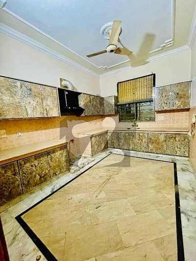 10 Marla Vvvvip Lower Portion For Rent in Sabzazar scheme Near To Main Fori Rabta keray