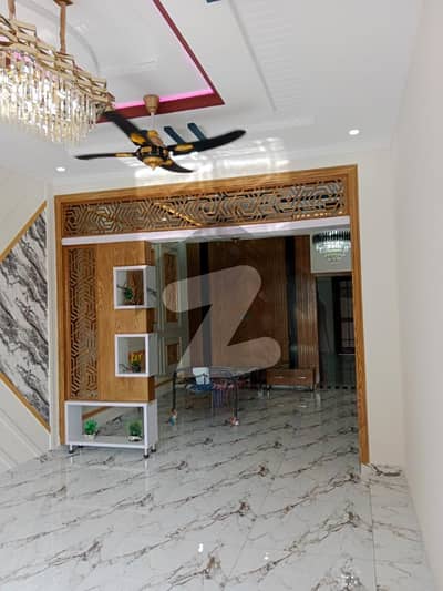 سوان گارڈن ۔ بلاک بی سوان گارڈن,اسلام آباد میں 6 کمروں کا 9 مرلہ مکان 3.6 کروڑ میں برائے فروخت۔