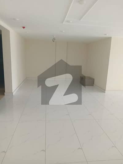 کمرشل براڈوے بلاک ڈی ڈی ایچ اے فیز 8 - کمرشل براڈوے,ڈی ایچ اے فیز 8,ڈیفنس (ڈی ایچ اے),لاہور میں 8 مرلہ دفتر 3.6 لاکھ میں کرایہ پر دستیاب ہے۔