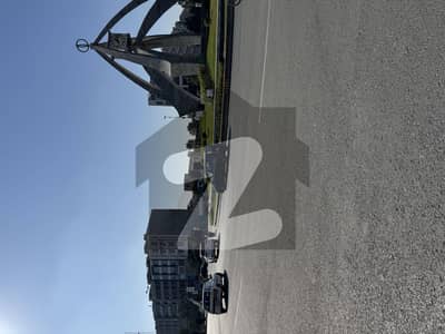 بحریہ ٹاؤن رفیع بلاک بحریہ ٹاؤن سیکٹر ای,بحریہ ٹاؤن,لاہور میں 8 مرلہ کمرشل پلاٹ 9.5 کروڑ میں برائے فروخت۔