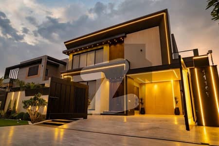 ڈی ایچ اے فیز 7 - بلاک وائے فیز 7,ڈیفنس (ڈی ایچ اے),لاہور میں 5 کمروں کا 1 کنال مکان 6.95 کروڑ میں برائے فروخت۔