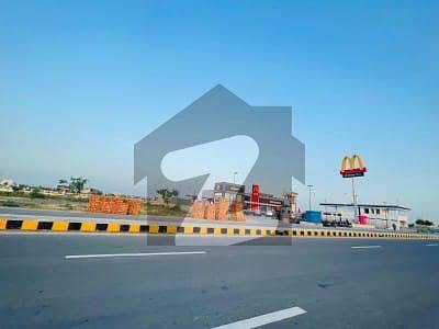 ڈی ایچ اے فیز 7 - بلاک زیڈ2 ڈی ایچ اے فیز 7,ڈیفنس (ڈی ایچ اے),لاہور میں 1 کنال رہائشی پلاٹ 1.95 کروڑ میں برائے فروخت۔