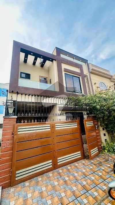 Prime Location Citi Housing Society 5 Marla House Up For sale