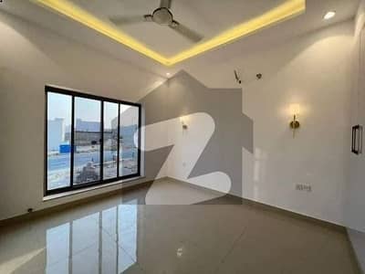 3 Bed DDL 125 Sq Yd Villa FOR SALE At ALI BLOCK All Amenities Nearby Including MOSQUE, General Store & Parks
