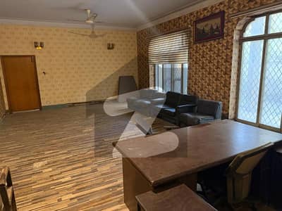 فیصل ٹاؤن لاہور میں 5 کمروں کا 1 کنال عمارت 5.0 لاکھ میں کرایہ پر دستیاب ہے۔