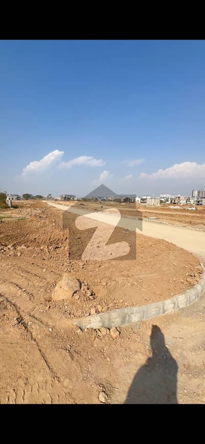 Corner 7 Marla Solid Land & Sun Face Plot in 900 Series, C-Block, Gulberg Residencia, Islamabad