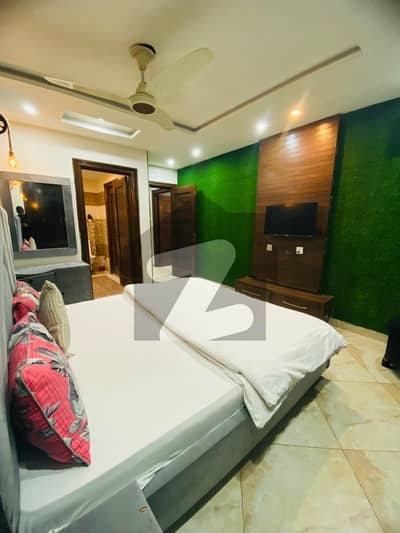 ائیرایوینولگثری اپارٹمنٹس ڈی ایچ اے فیز 8,ڈیفنس (ڈی ایچ اے),لاہور میں 2 کمروں کا 5 مرلہ فلیٹ 1.6 لاکھ میں کرایہ پر دستیاب ہے۔